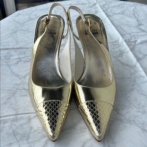 Stuart Weitzman Metallic Gold Pointed Heels in Size 9.5